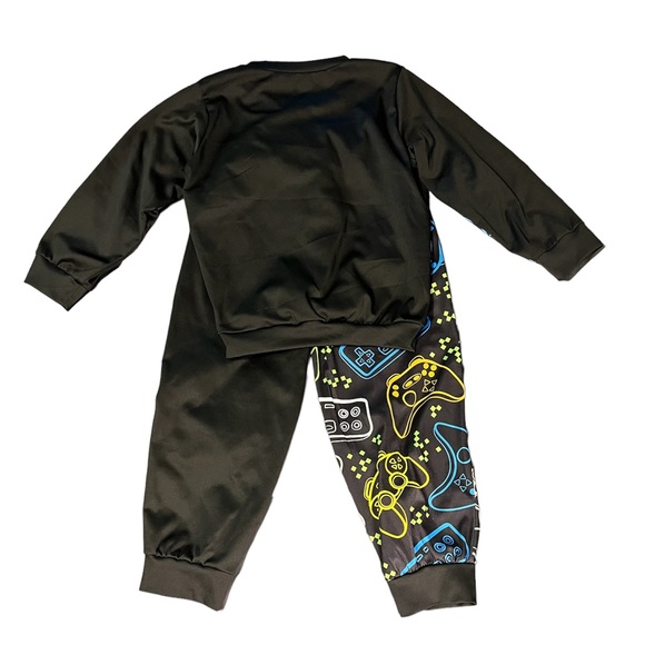 Shein 2-Piece Multicolored Gamer Graphic Pullover & Sweatpants Set - Picture 4 of 4